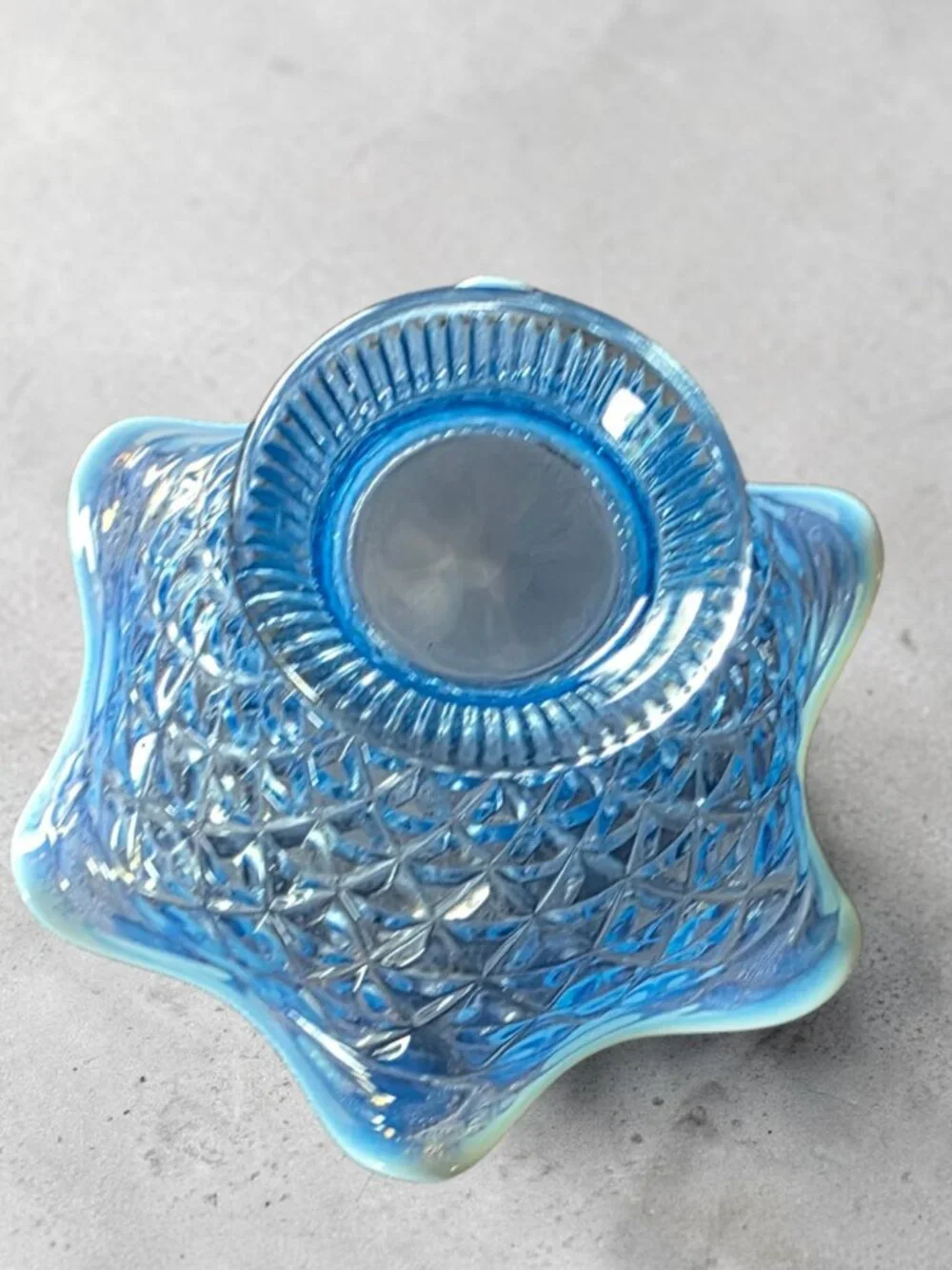 VINTAGE FENTON Diamond Lace Blue Opalescent Art Glass Ruffled Footed Compote Dis
